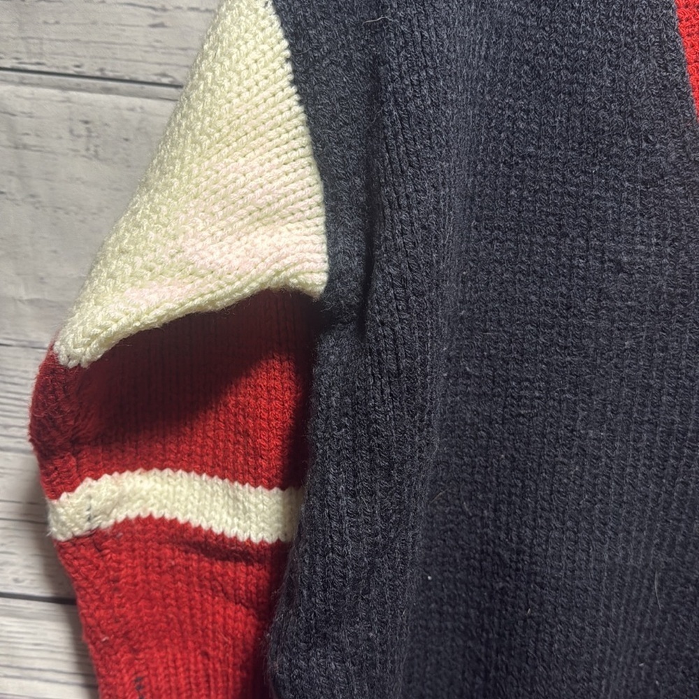 Sweater - Picture 4 of 4